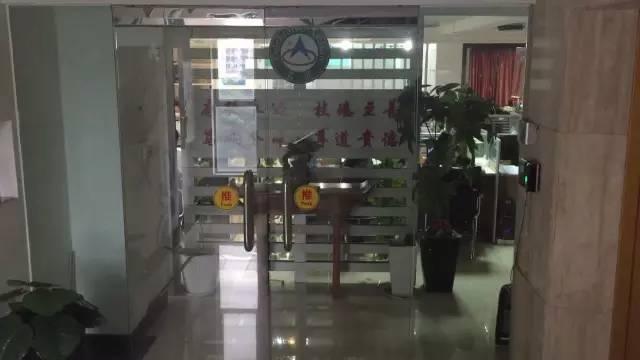 论文造假黑色产业链：涉500多所高校 要价到几万