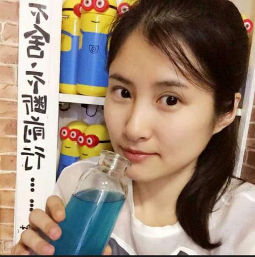 医大“赠论文征婚”的女孩原来你那么美！